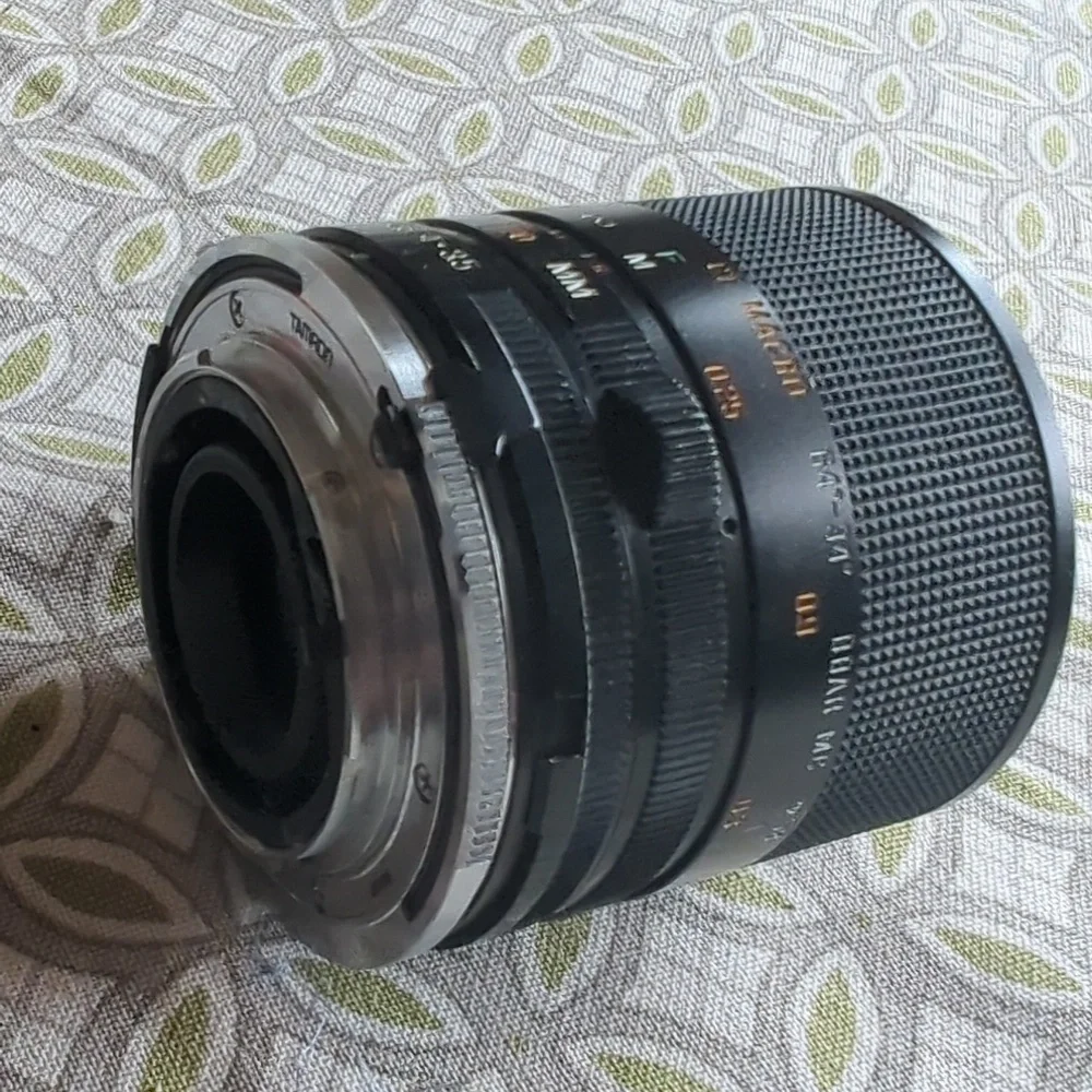Vintage Tamron 35-70 MM F/3.5-4.5 Adaptall 2 camera lens and case.